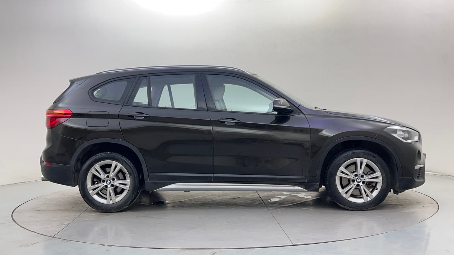 Used 2019 BMW X1 sDrive20i xLine Petrol Automatic exterior RIGHT SIDE VIEW