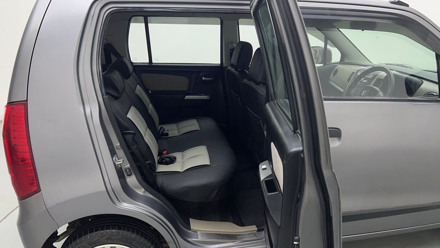 Used 2014 Maruti Suzuki Wagon R VXI Petrol Manual interior RIGHT SIDE REAR DOOR CABIN VIEW