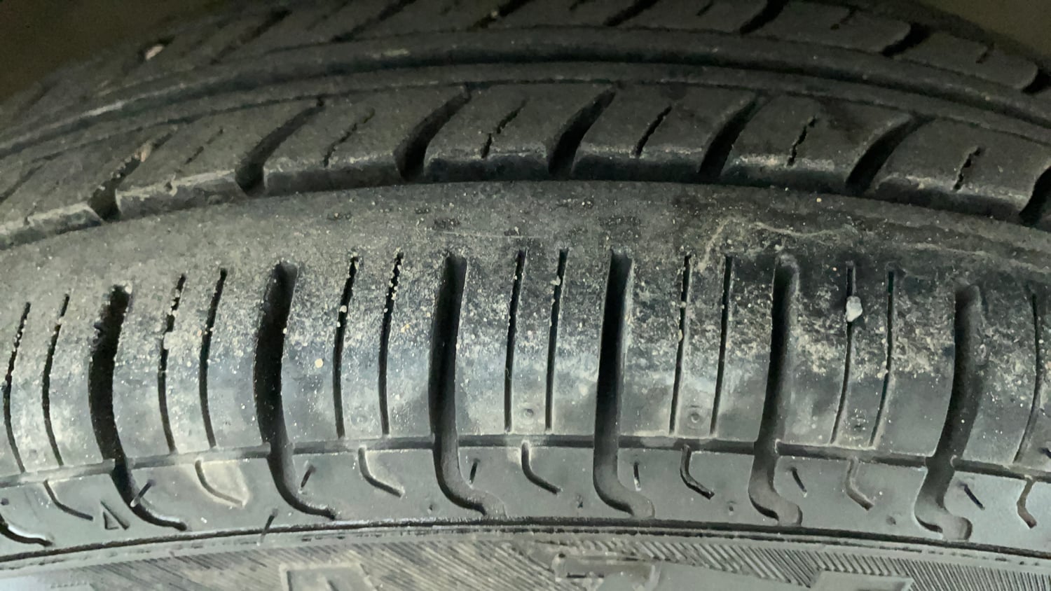 Used 2018 Maruti Suzuki Alto 800 VXi Petrol Manual tyres RIGHT FRONT TYRE TREAD VIEW