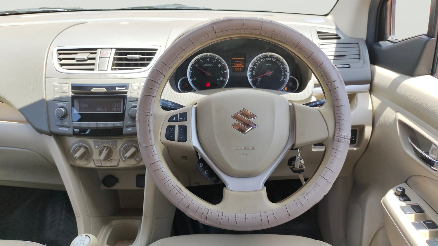 Used 2016 Maruti Suzuki Ertiga VXI Petrol Manual interior STEERING VIEW
