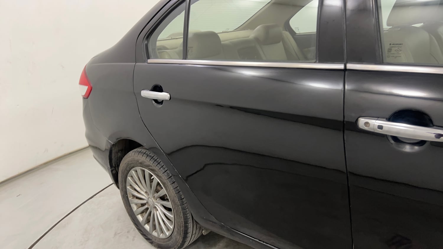 Used 2016 Maruti Suzuki Ciaz ZXI+ AT Petrol Automatic dents MINOR DENT