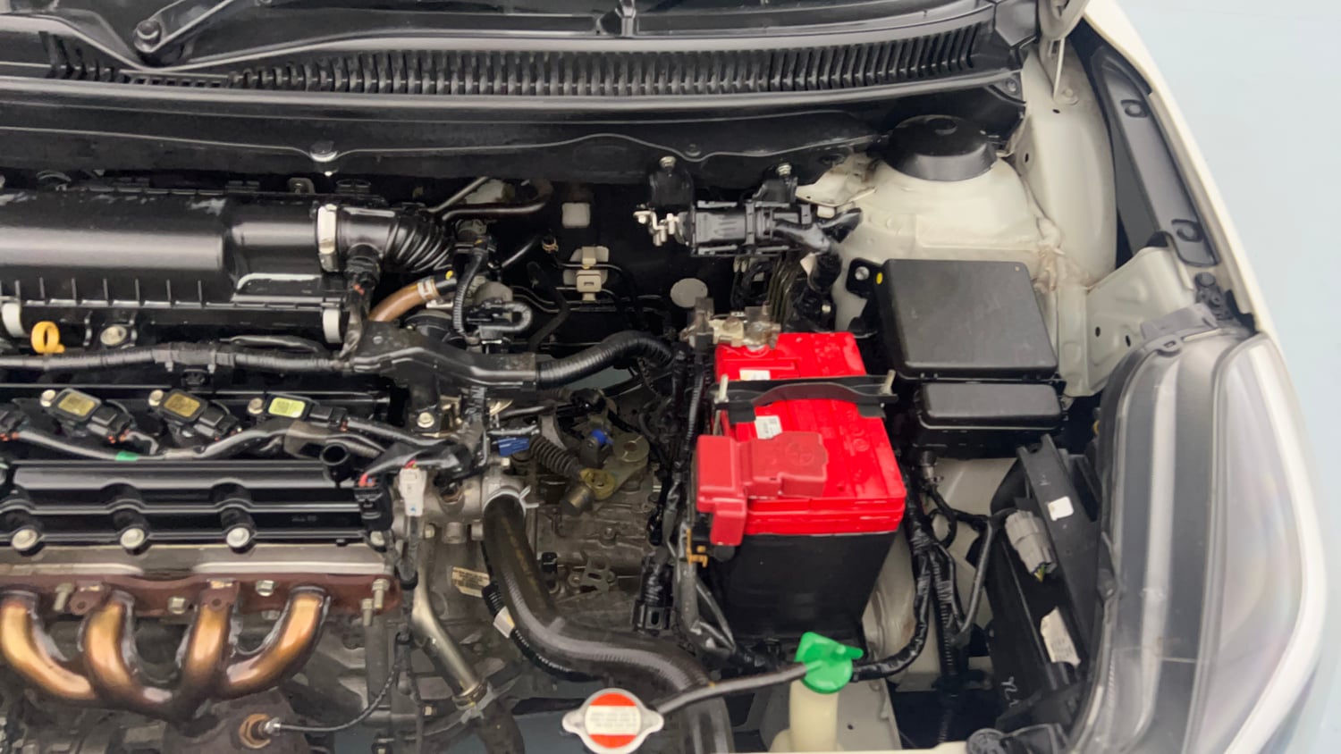 Used 2020 Maruti Suzuki Baleno Delta Petrol Manual engine ENGINE LEFT SIDE VIEW