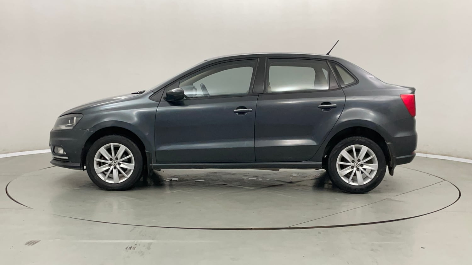 Used 2016 Volkswagen Ameo Highline1.2L (P) Petrol Manual exterior LEFT SIDE VIEW