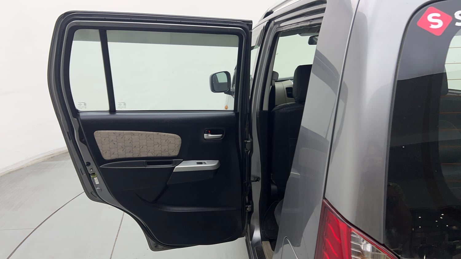 Used 2014 Maruti Suzuki Wagon R VXI Petrol Manual interior LEFT REAR DOOR OPEN VIEW