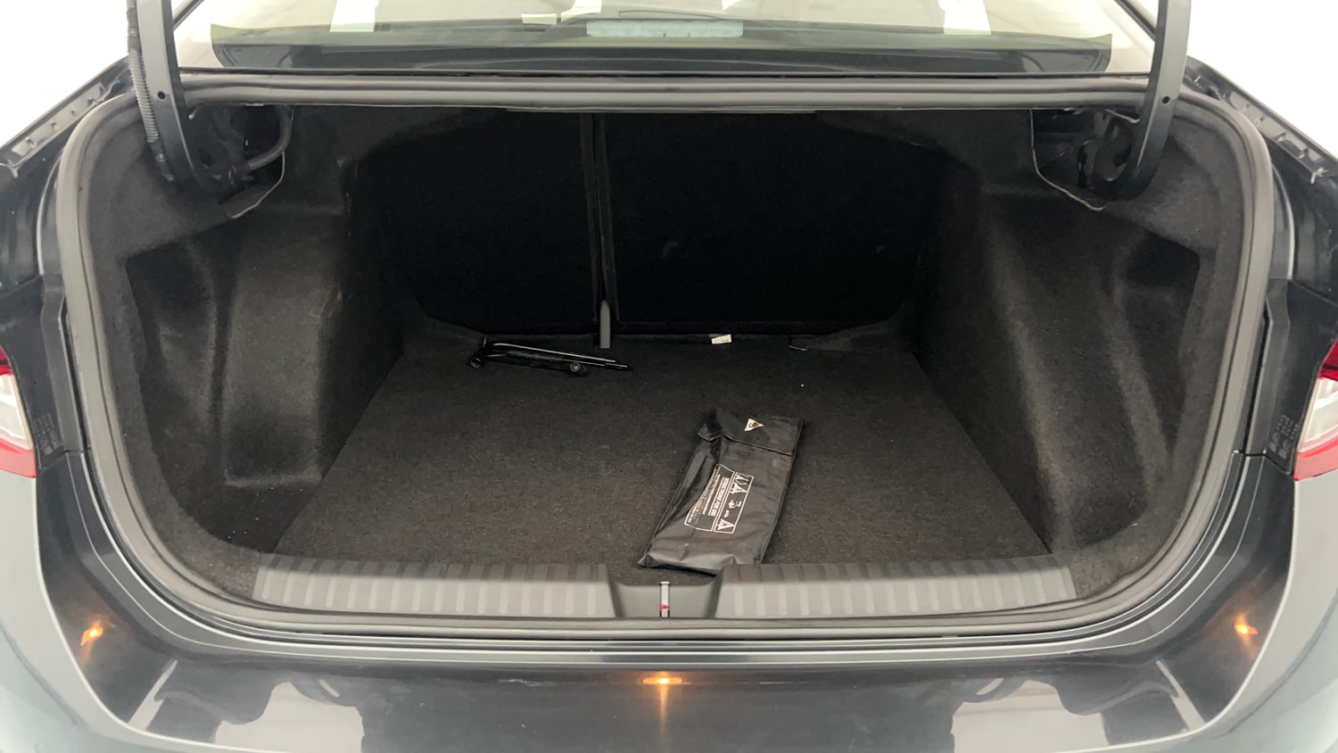 Used 2022 Skoda Slavia Style 1.5L TSI MT Petrol Manual interior DICKY INSIDE VIEW