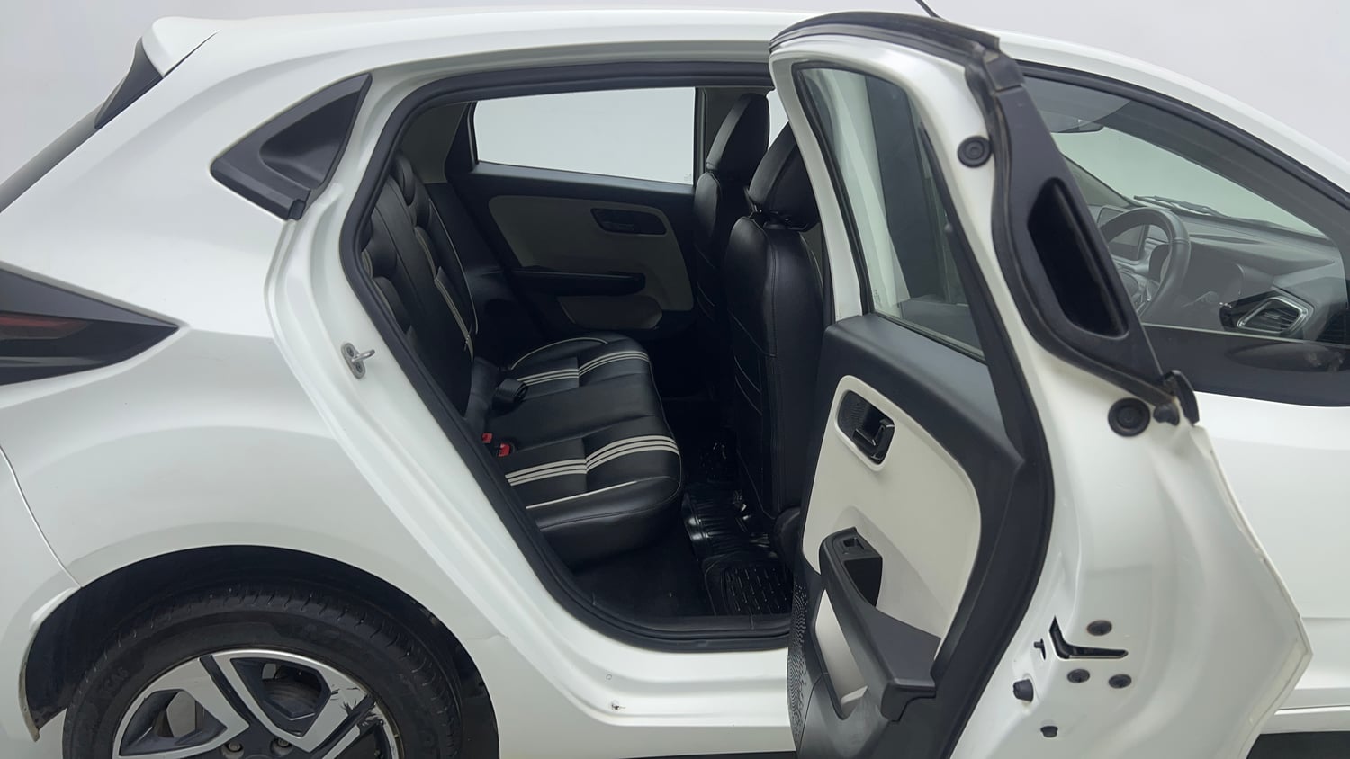 Used 2024 Tata Altroz XT Petrol Petrol Manual interior RIGHT SIDE REAR DOOR CABIN VIEW