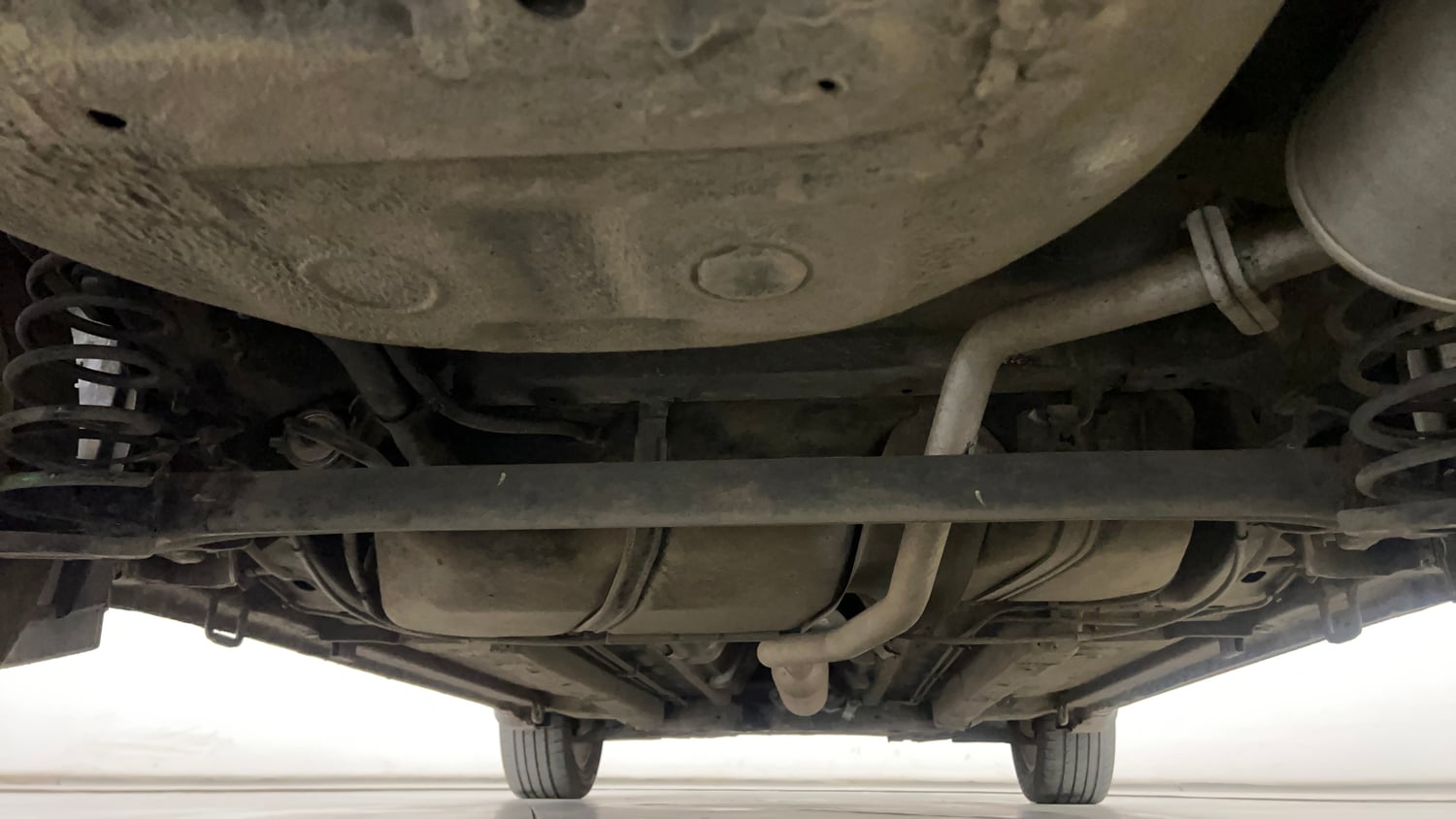 Used 2016 Maruti Suzuki Ciaz ZXI+ AT Petrol Automatic extra REAR UNDERBODY VIEW (TAKEN FROM REAR)