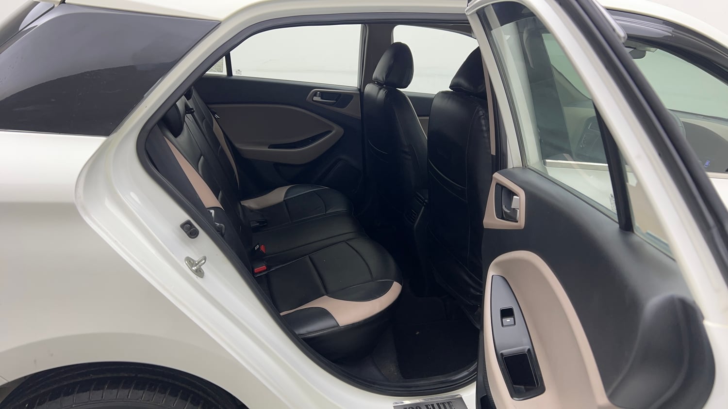 Used 2018 Hyundai Elite i20 Asta 1.2 (O) Petrol Manual interior RIGHT SIDE REAR DOOR CABIN VIEW