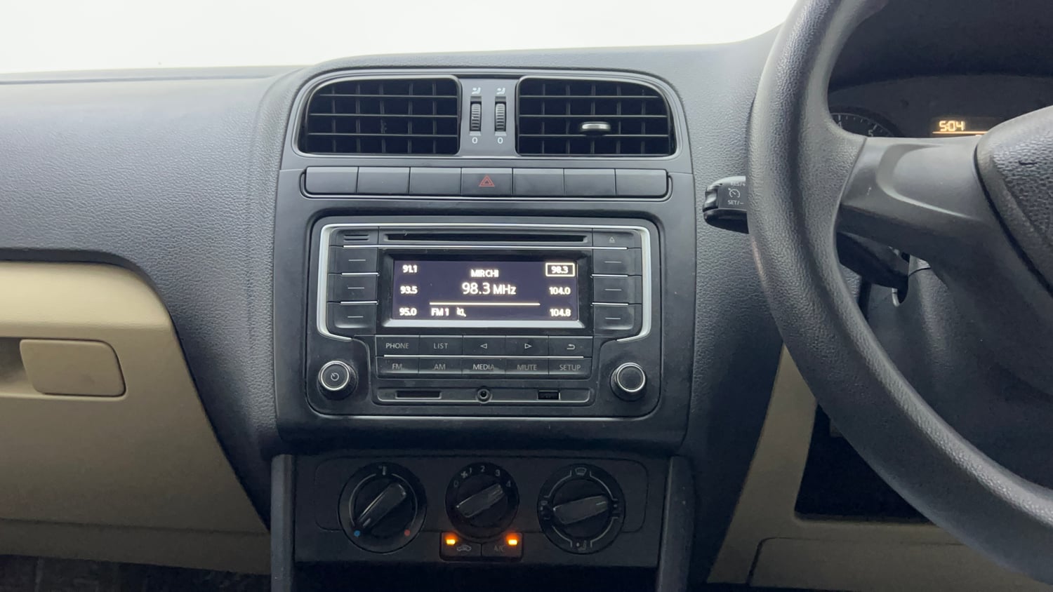 Used 2016 volkswagen Ameo Comfortline 1.2 Petrol+cng(Outside fitted) Petrol+cng Manual interior MUSIC SYSTEM & AC CONTROL VIEW
