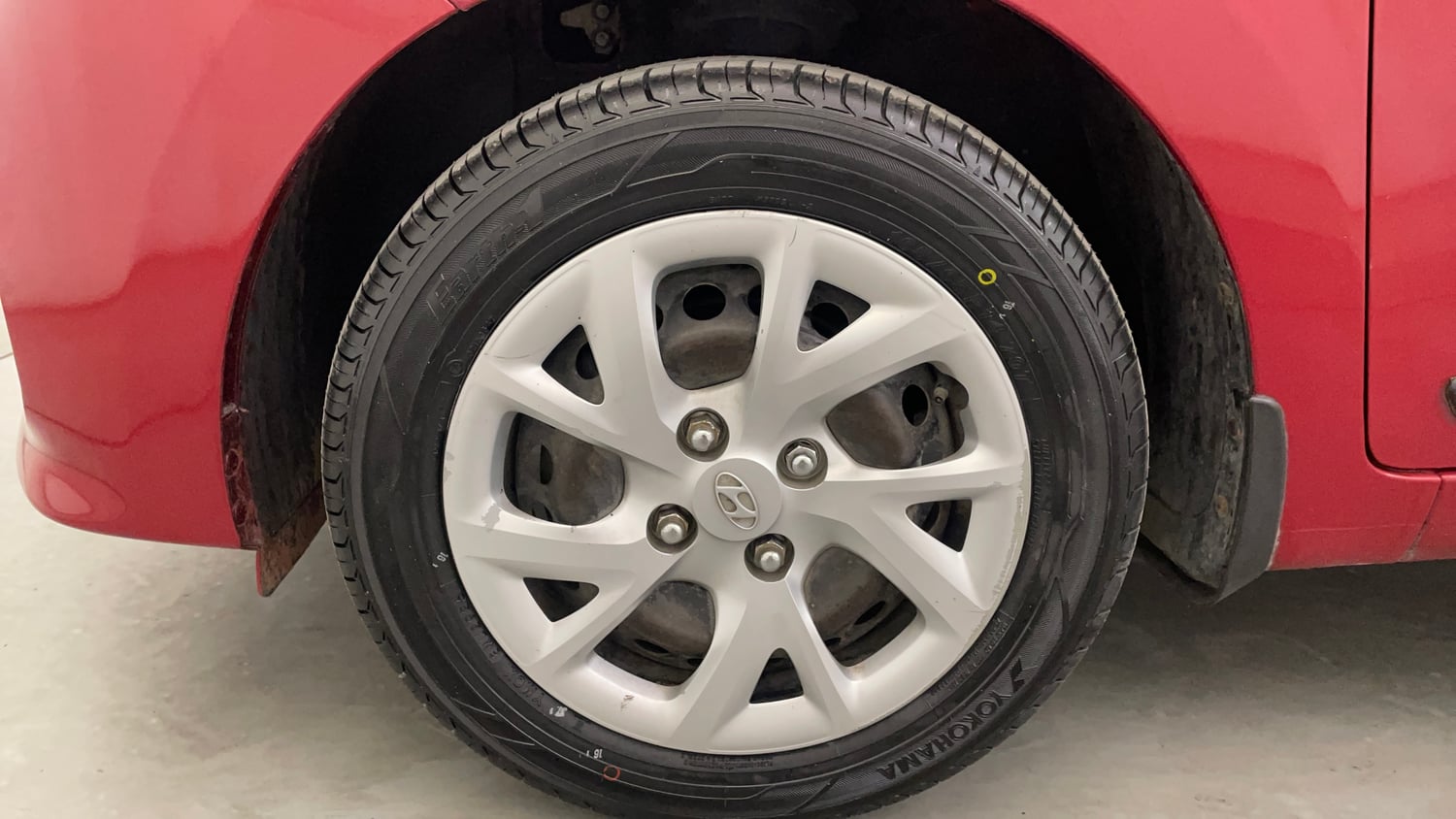 Used 2018 Hyundai Grand i10 Sportz 1.2 Kappa VTVT Petrol Manual tyres LEFT FRONT TYRE RIM VIEW