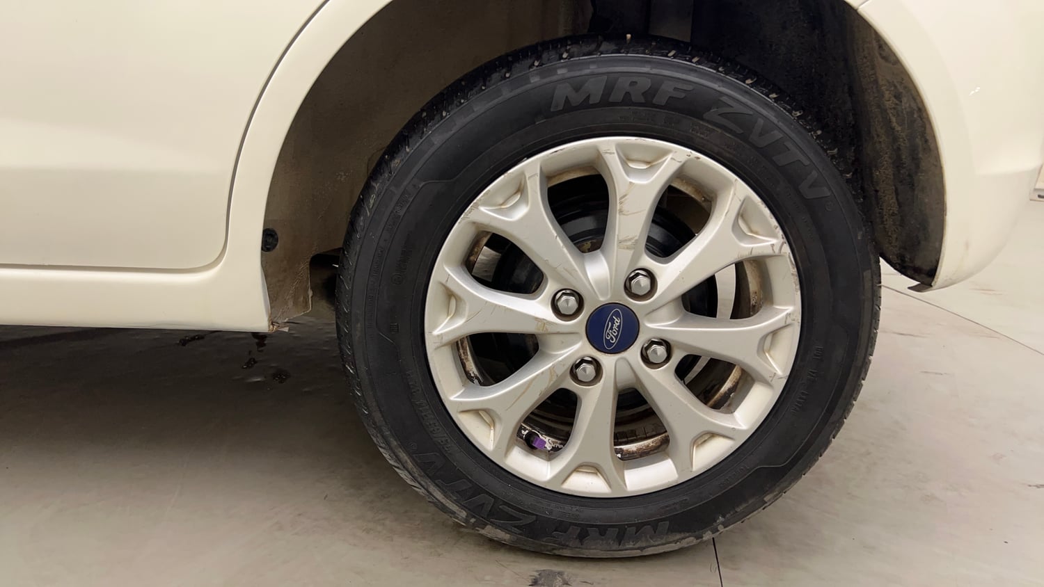 Used 2013 Ford Figo Duratec Petrol Titanium 1.2 Petrol Manual tyres LEFT REAR TYRE RIM VIEW