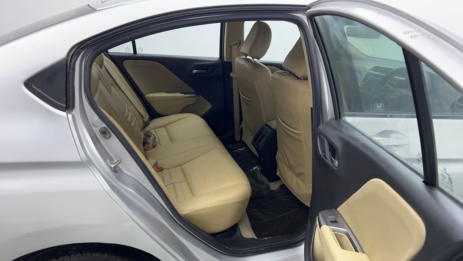 Used 2016 Honda City V Petrol Manual interior RIGHT SIDE REAR DOOR CABIN VIEW