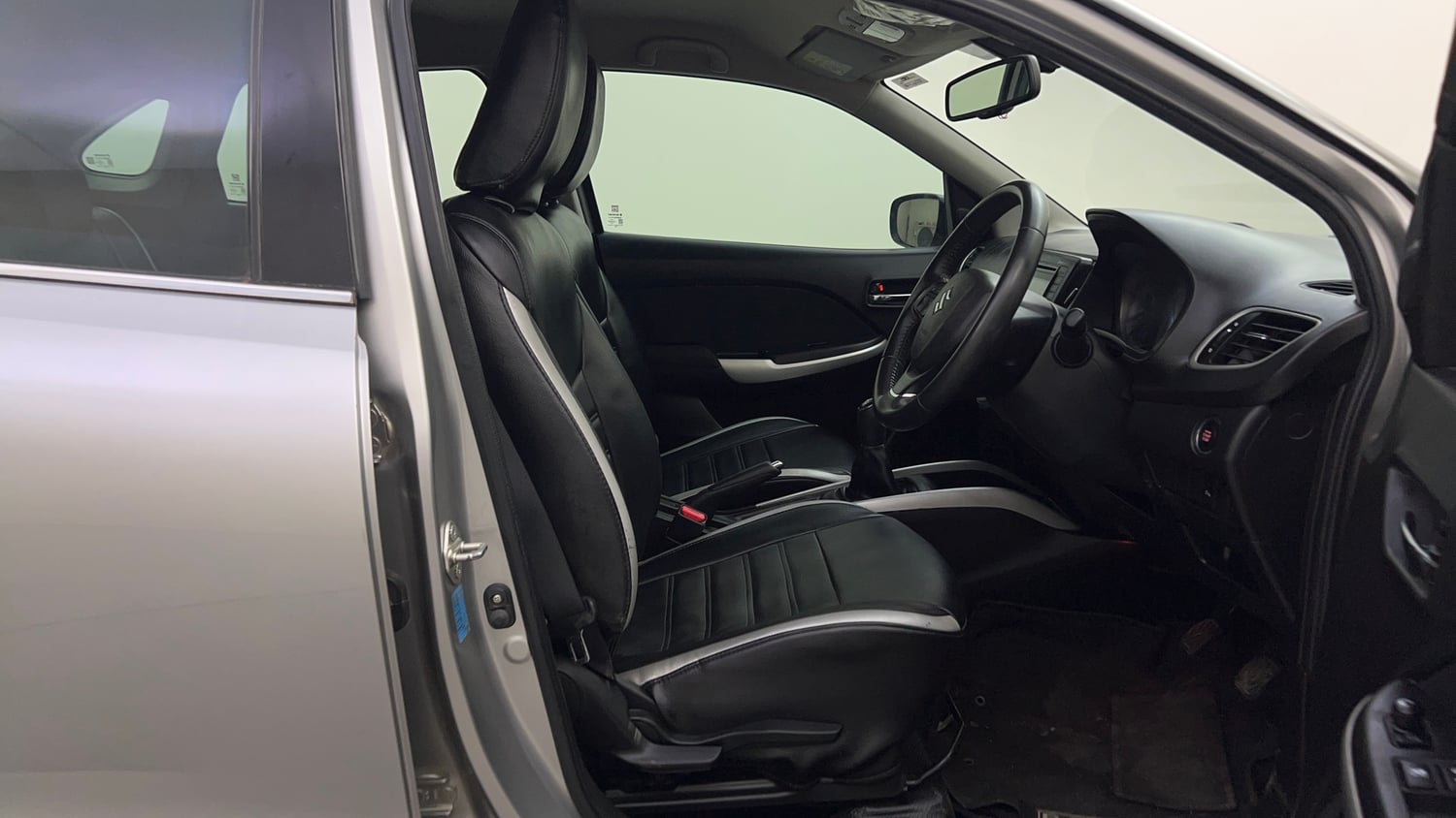 Used 2017 Maruti Suzuki Baleno Zeta 1.2 Petrol Manual interior RIGHT SIDE FRONT DOOR CABIN VIEW