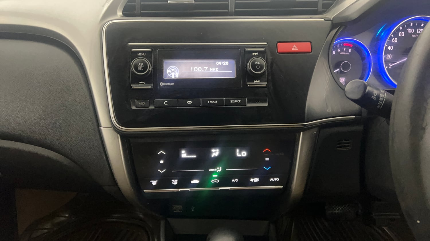 Used 2016 Honda City SV CVT Petrol Automatic interior MUSIC SYSTEM & AC CONTROL VIEW