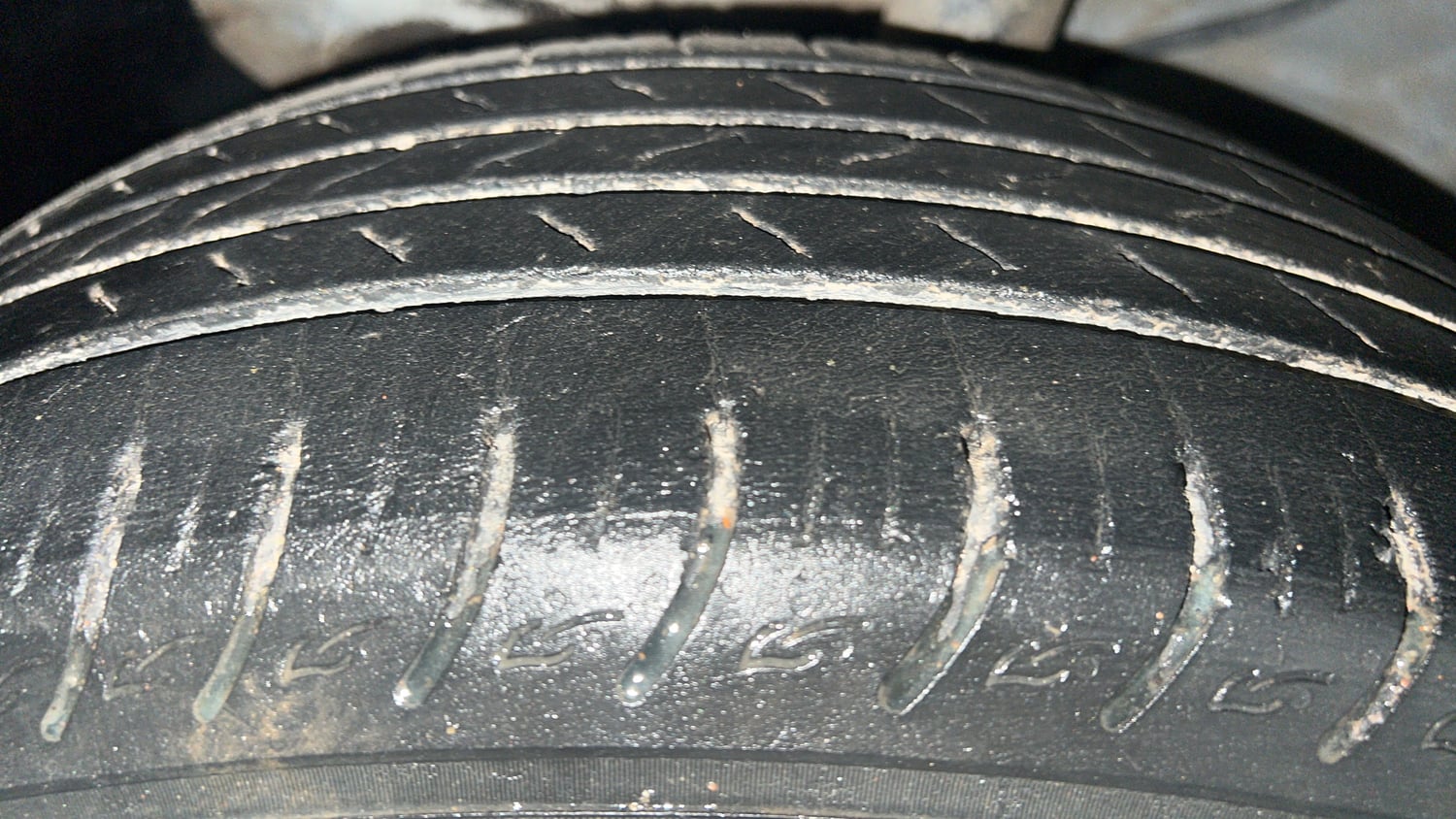 Used 2018 Hyundai Creta SX Plus 1.6  Petrol Petrol Manual tyres LEFT FRONT TYRE TREAD VIEW