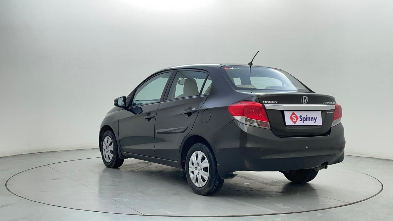 Used 2015 Honda Amaze 1.2 SX i-VTEC Petrol Manual exterior LEFT REAR CORNER VIEW