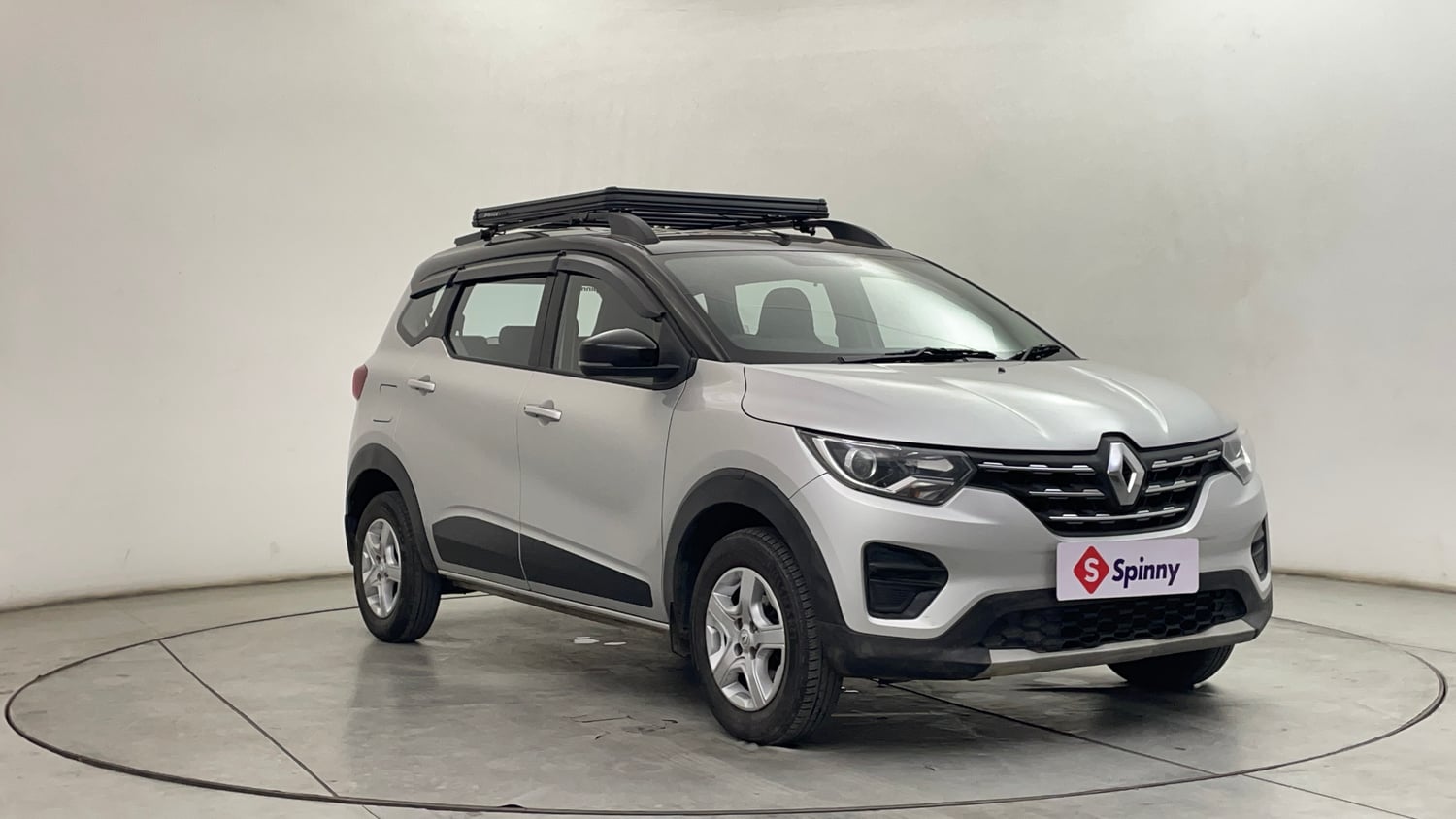Used 2022 Renault Triber Limited Edition Petrol Manual exterior RIGHT FRONT CORNER VIEW