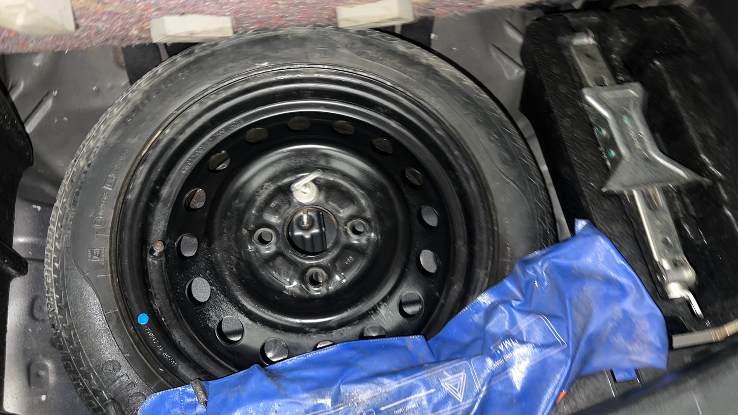 Used 2017 Maruti Suzuki Wagon R VXI Petrol Manual tyres SPARE TYRE VIEW