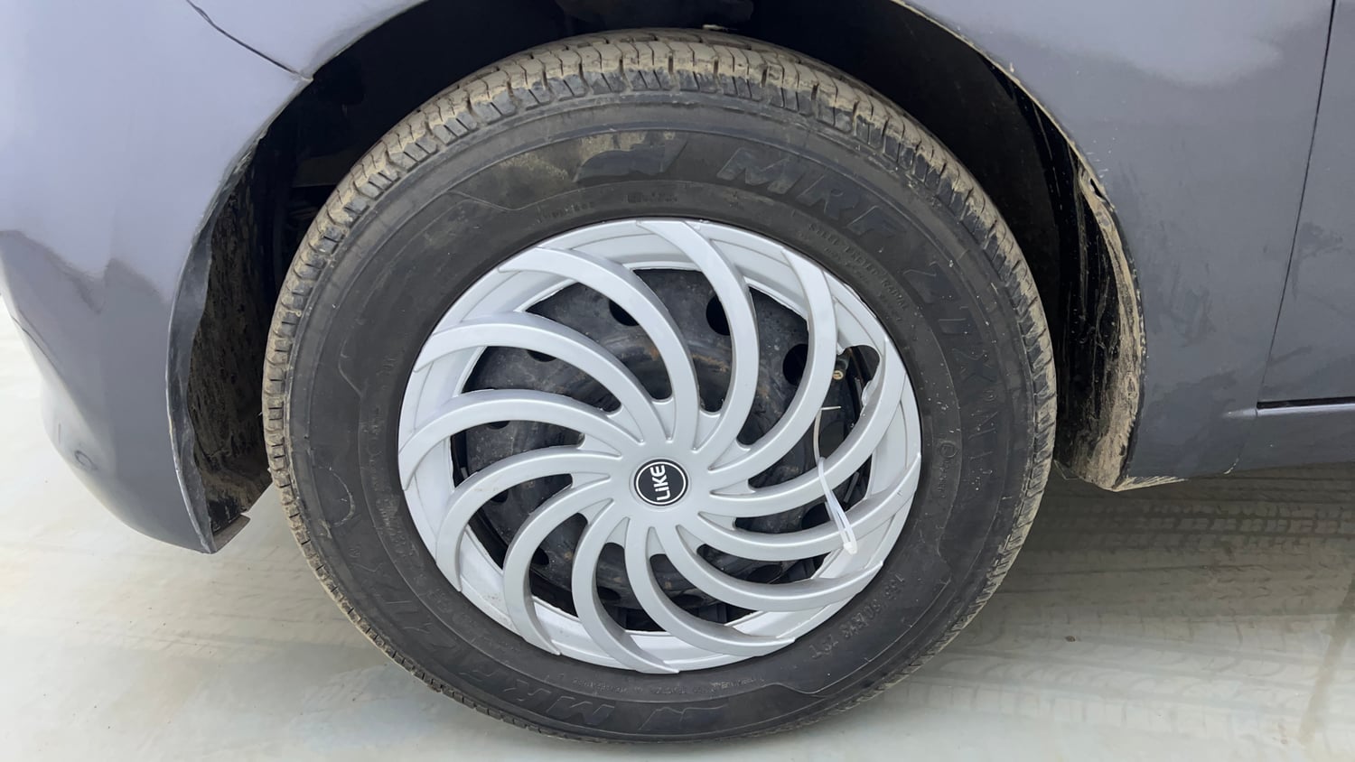 Used 2012 Hyundai i10 Sportz 1.2 Kappa2 Petrol Manual tyres LEFT FRONT TYRE RIM VIEW