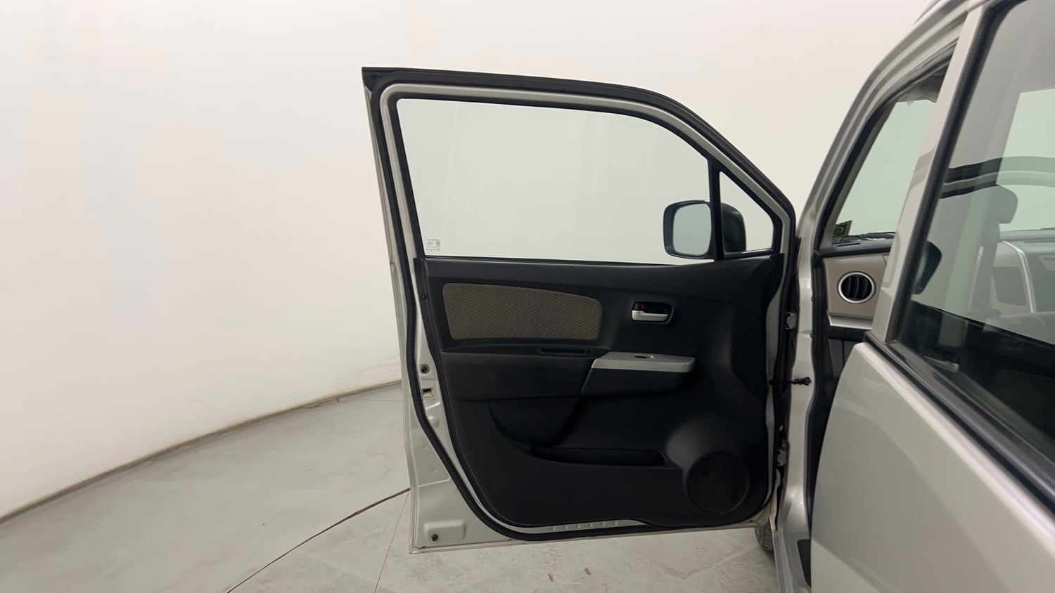Used 2016 Maruti Suzuki Wagon R VXI Petrol Manual interior LEFT FRONT DOOR OPEN VIEW