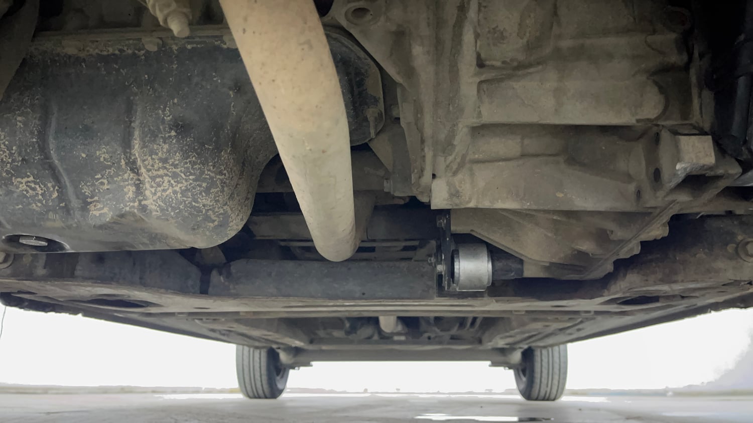 Used 2012 Ford Figo Duratorq Diesel ZXI 1.4 Diesel Manual extra FRONT LEFT UNDERBODY VIEW