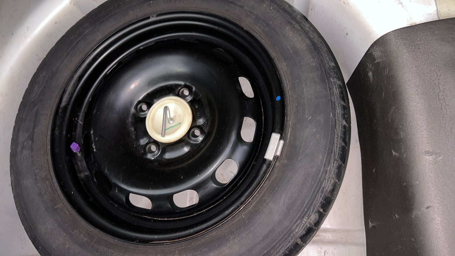 Used 2013 Ford Figo Duratec Petrol Titanium 1.2 Petrol Manual tyres SPARE TYRE VIEW