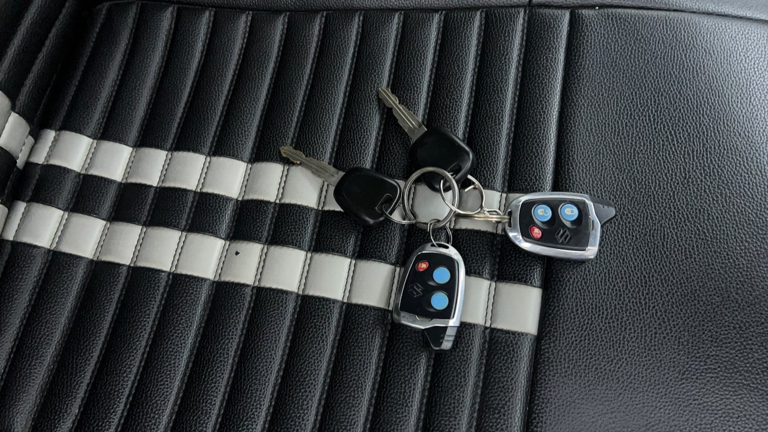 Used 2018 Maruti Suzuki Swift LXI CNG (Outside Fitted) Cng Manual extra CAR KEY VIEW