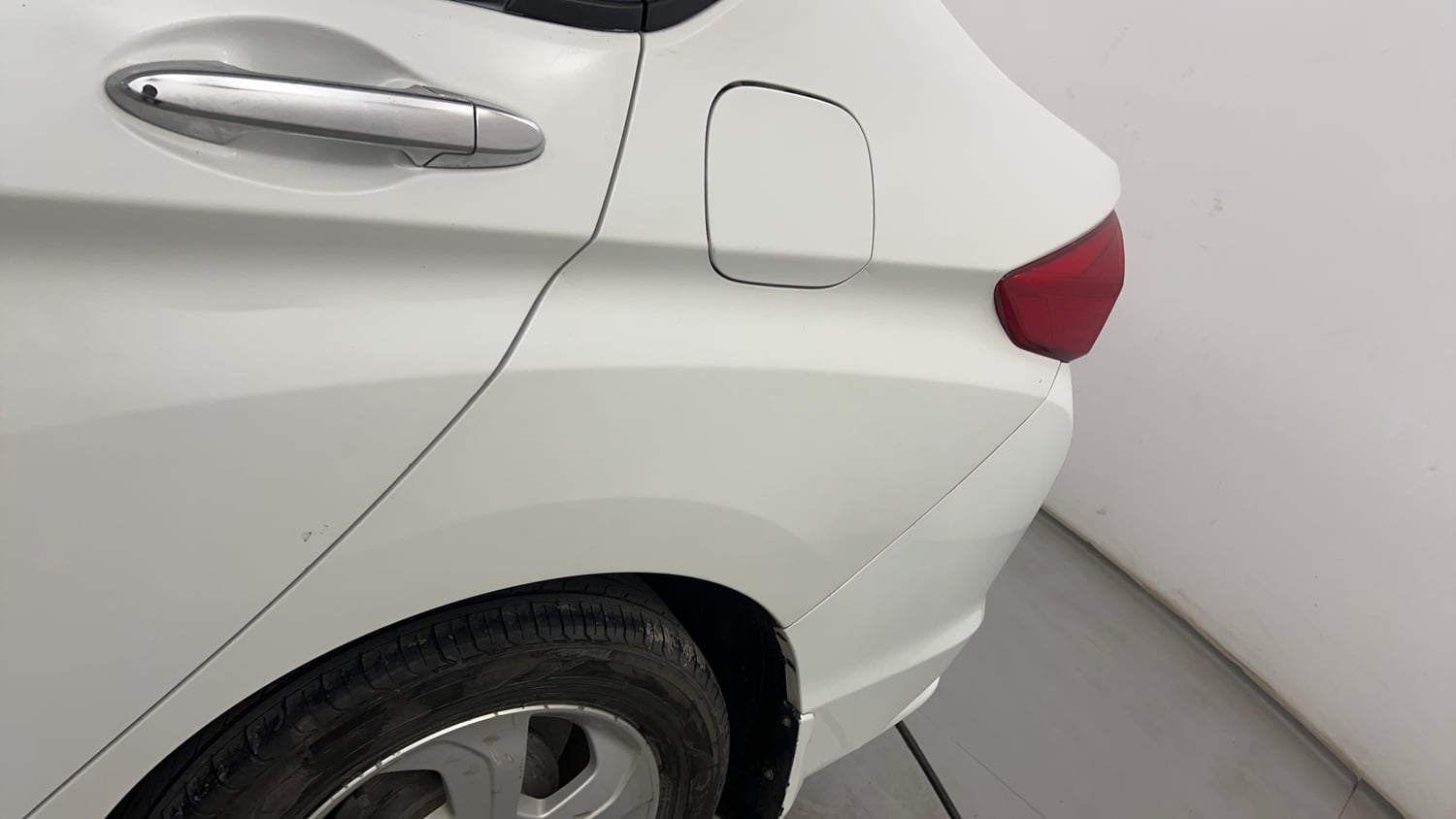 Used 2016 Honda City VX CVT Petrol Automatic dents MINOR SCRATCH
