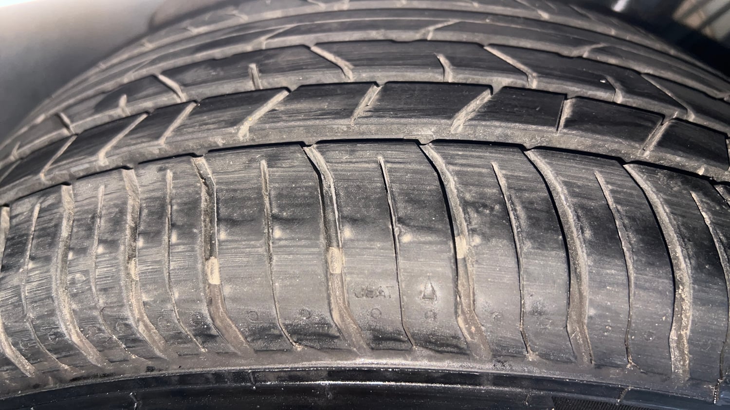 Used 2023 Skoda Slavia Style 1.0L TSI MT Petrol Manual tyres LEFT FRONT TYRE TREAD VIEW