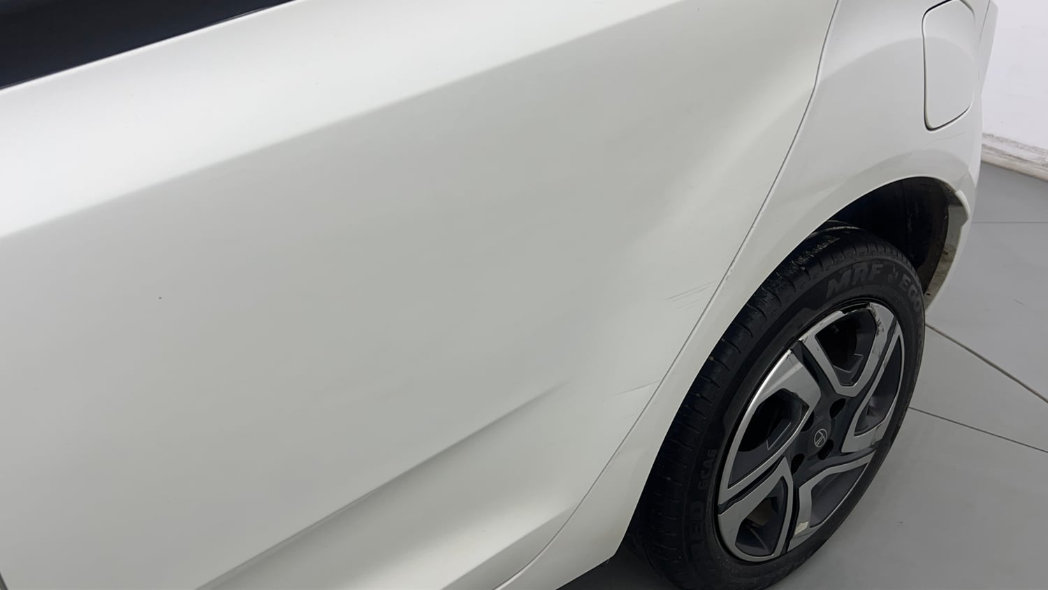 Used 2024 Tata Altroz XT Petrol Petrol Manual dents MINOR SCRATCH