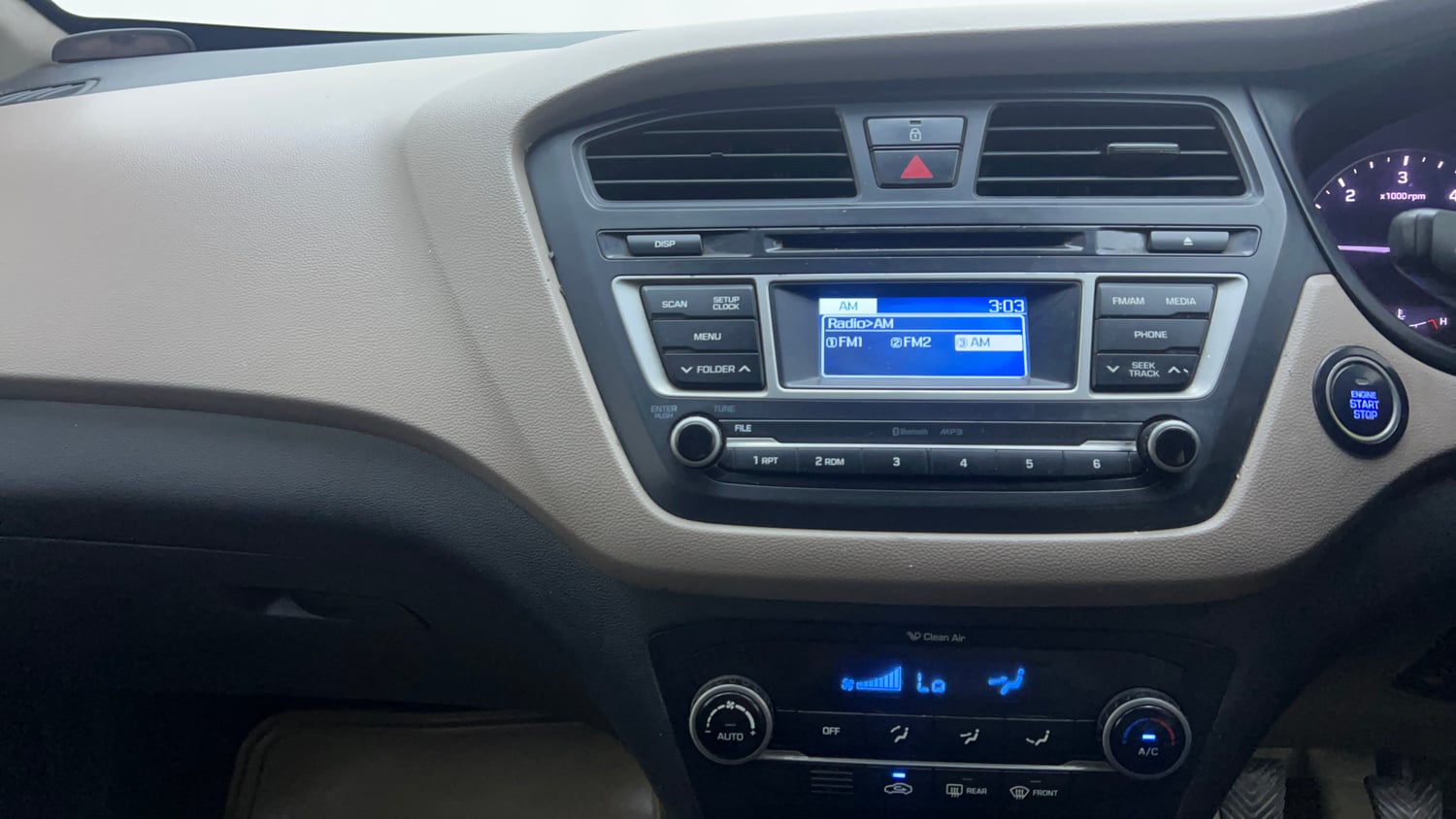 Used 2015 Hyundai Elite i20 Asta 1.4 CRDI Diesel Manual interior MUSIC SYSTEM & AC CONTROL VIEW