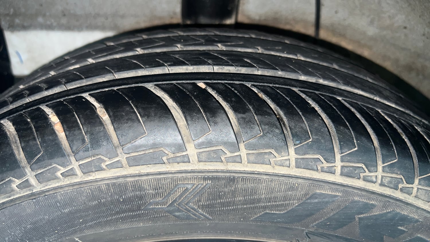 Used 2025 Hyundai Exter SX Tech 1.2 HY-CNG DUO MT Cng Manual tyres RIGHT REAR TYRE TREAD VIEW