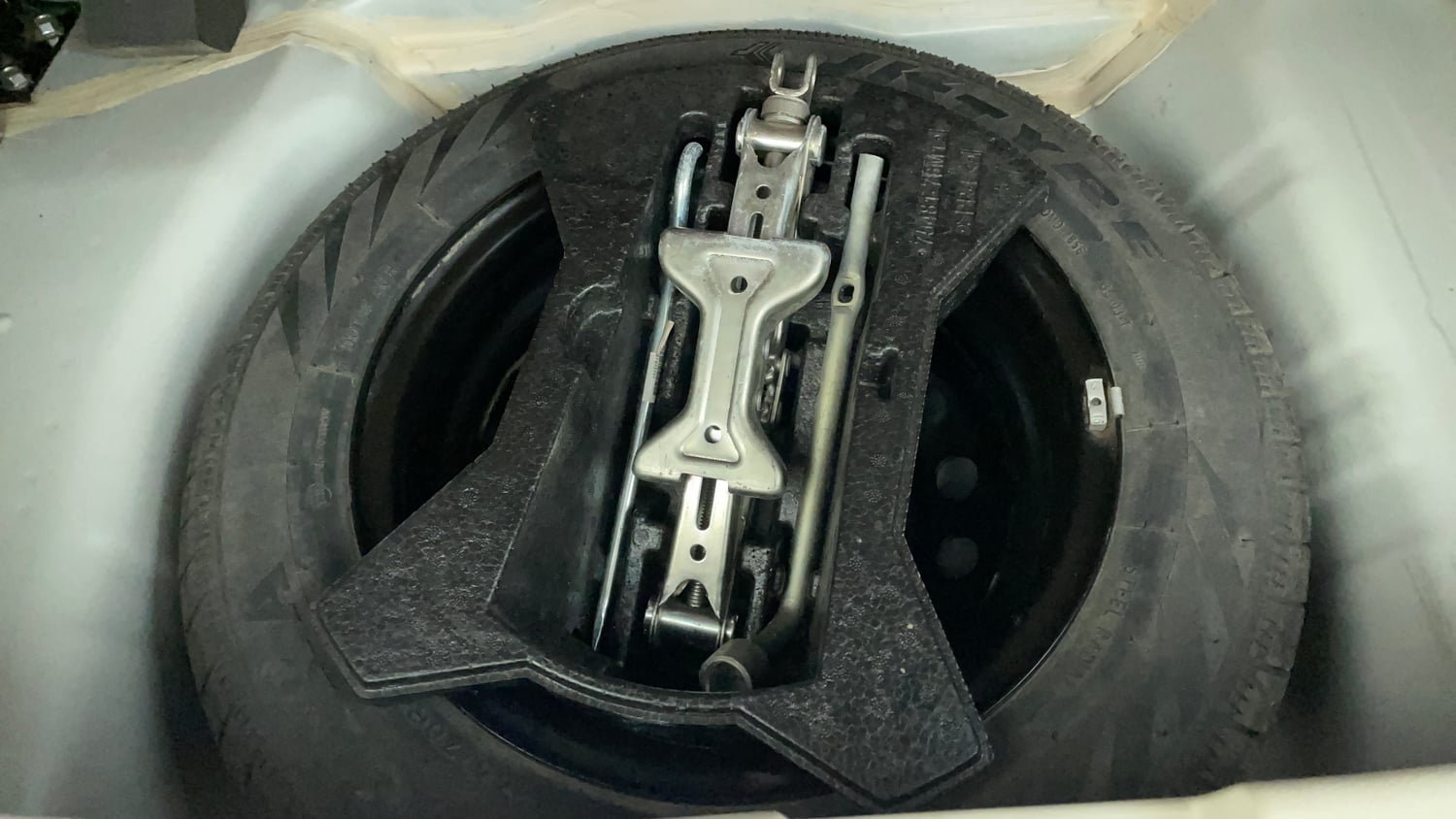 Used 2021 Maruti Suzuki Celerio VXi Petrol Manual tyres SPARE TYRE VIEW