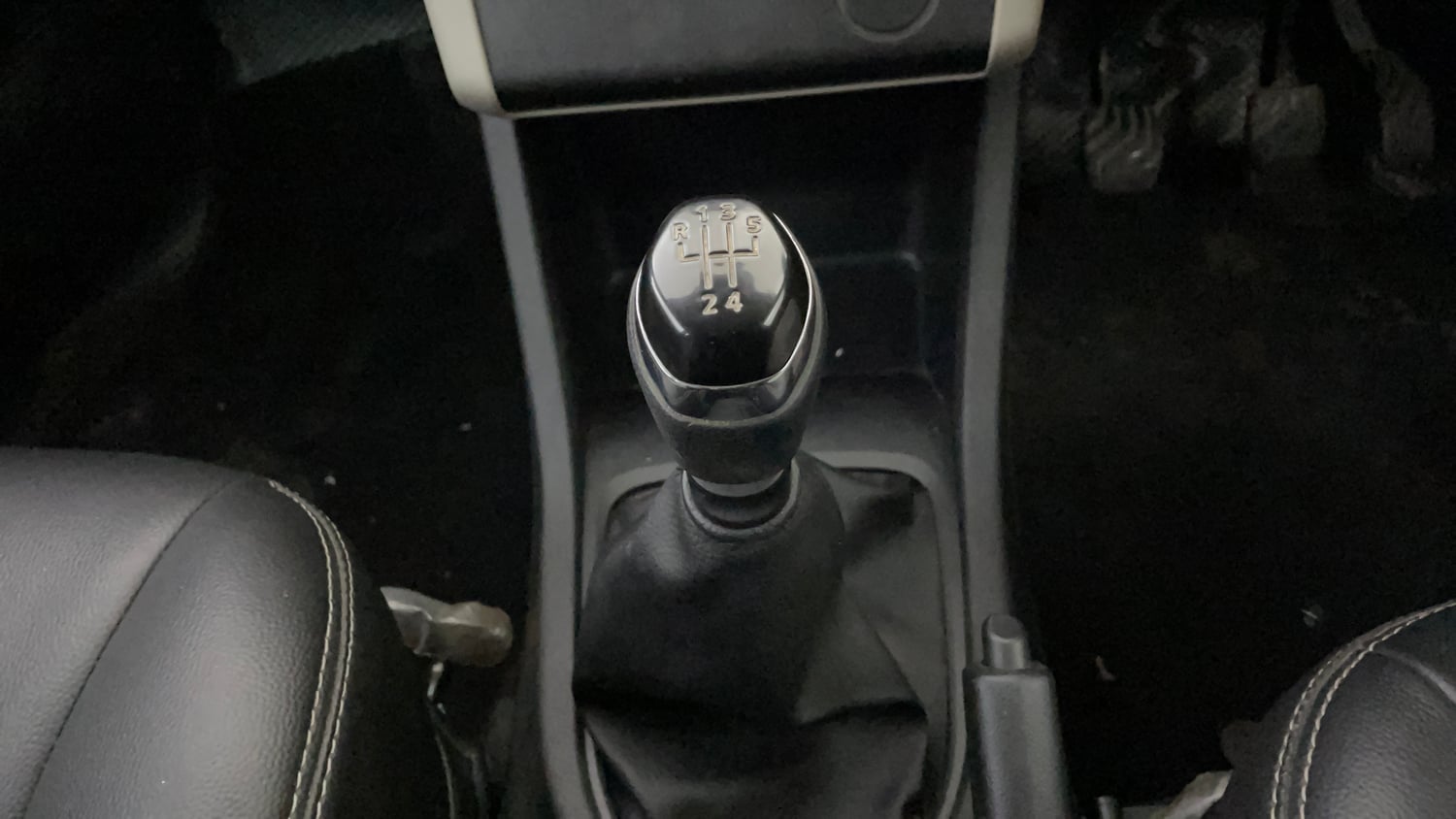 Used 2022 Renault Triber Limited Edition Petrol Manual interior GEAR  KNOB VIEW