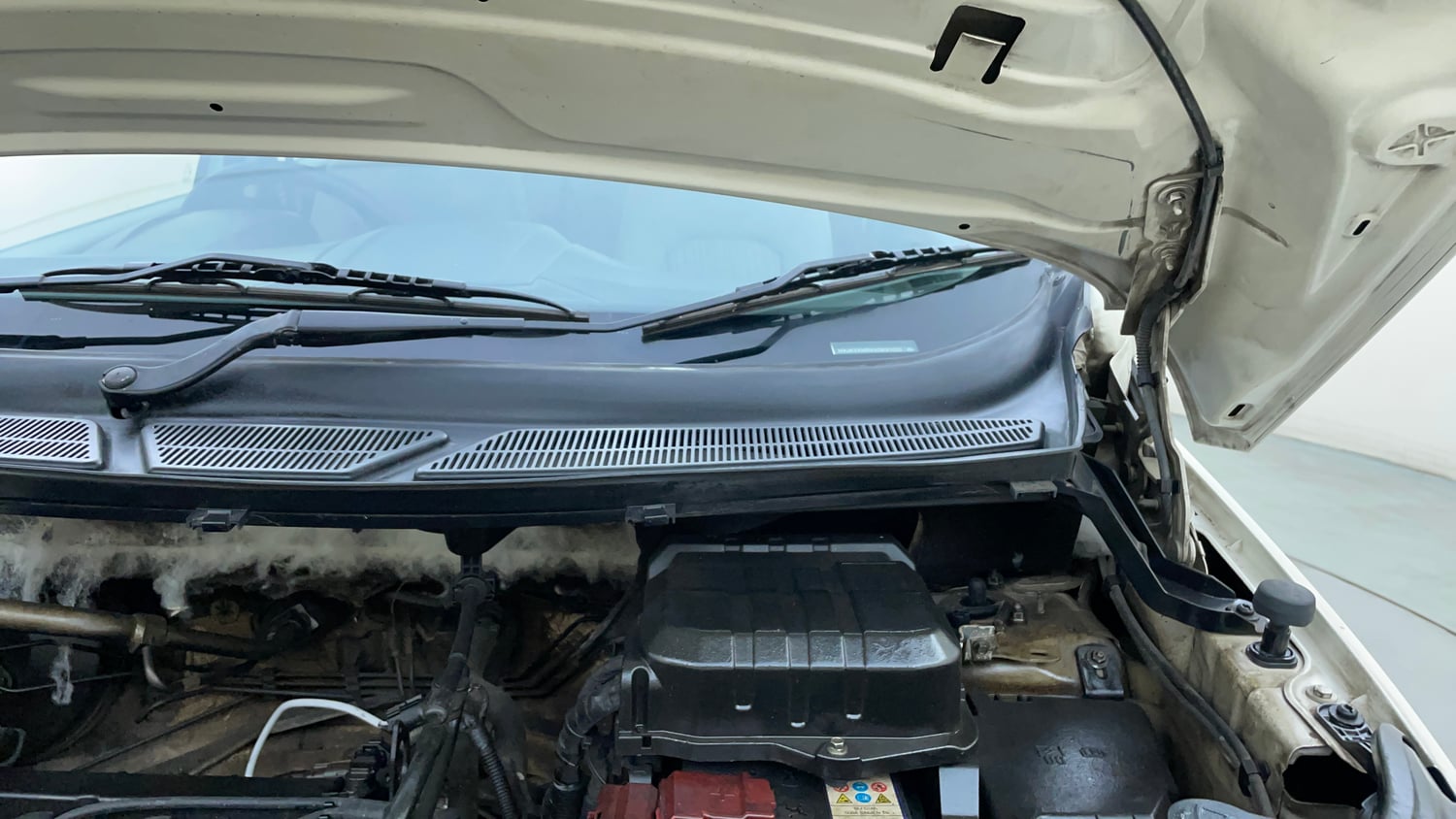 Used 2013 Ford EcoSport Titanium 1.5 Ti-VCT Petrol Manual engine ENGINE LEFT SIDE HINGE & APRON VIEW