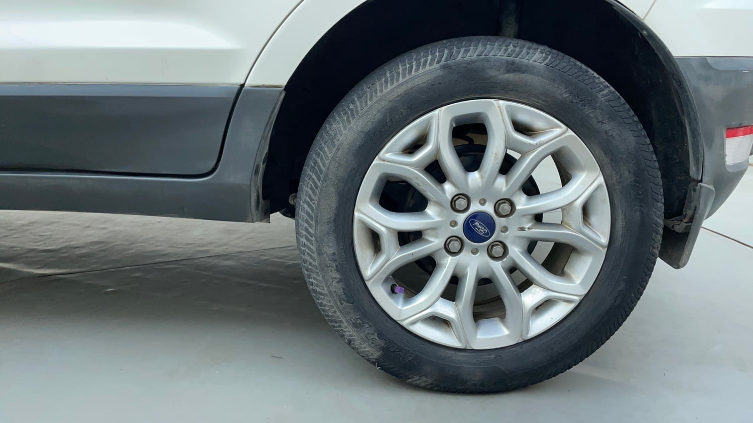 Used 2013 Ford EcoSport Titanium 1.5 Ti-VCT Petrol Manual tyres LEFT REAR TYRE RIM VIEW