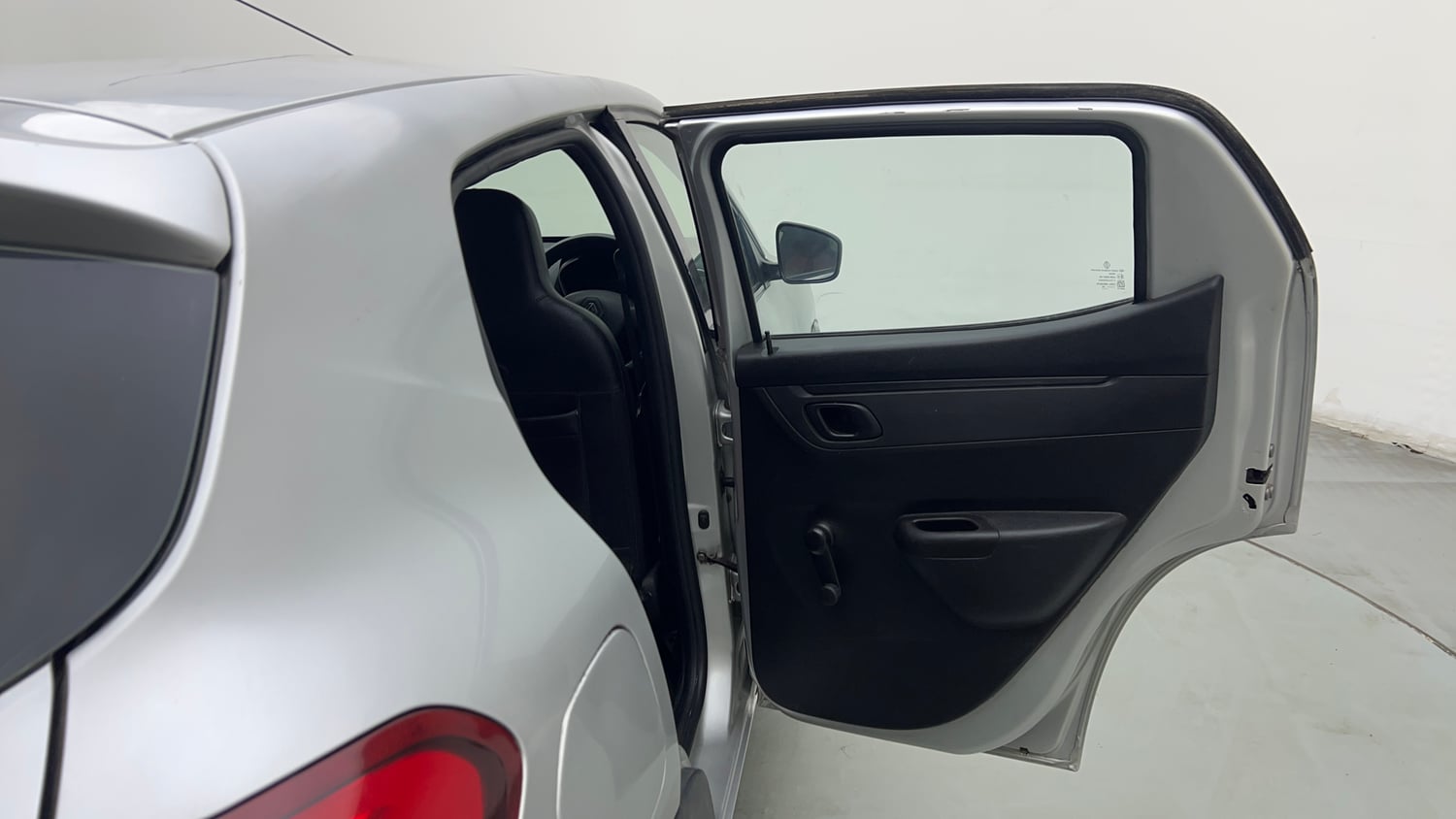 Used 2018 Renault Kwid 1.0 RXL CNG (Outside Fitted) Cng Manual interior RIGHT REAR DOOR OPEN VIEW