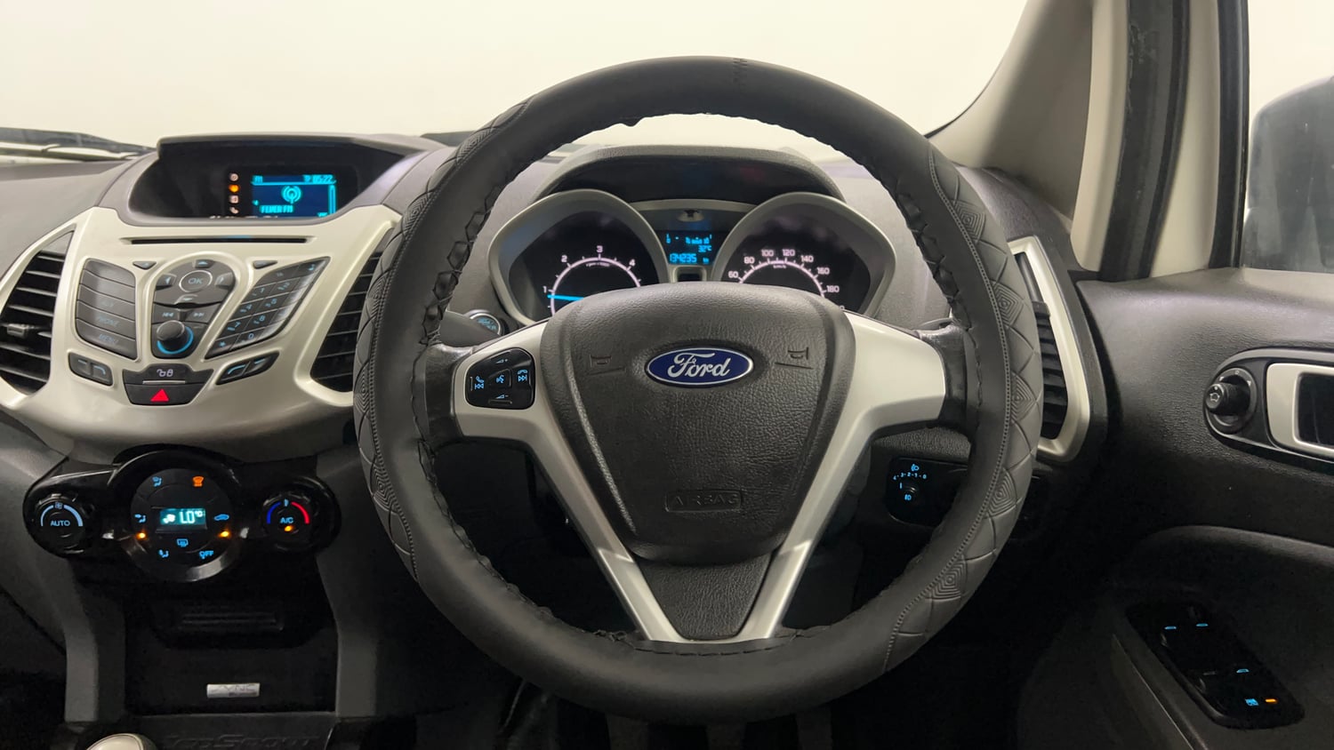 Used 2015 Ford EcoSport Titanium 1.5 TDCi (Opt) Diesel Manual interior STEERING VIEW