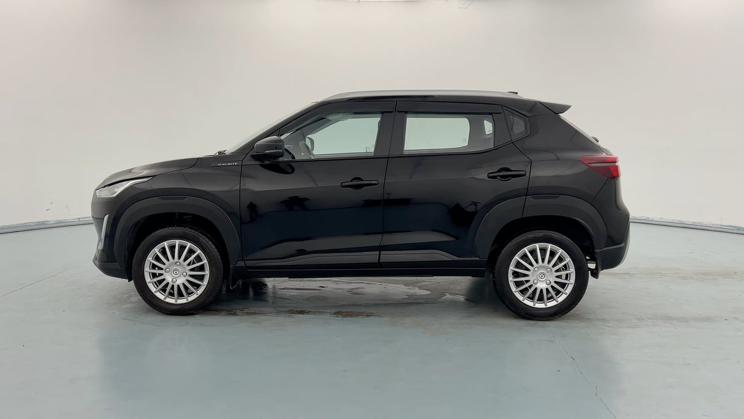 Used 2024 Nissan Magnite XL Petrol Manual exterior LEFT SIDE VIEW