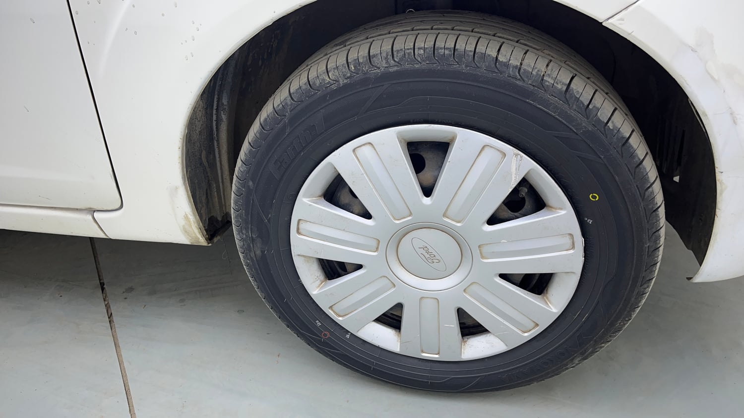 Used 2012 Ford Figo Duratorq Diesel ZXI 1.4 Diesel Manual tyres RIGHT FRONT TYRE RIM VIEW