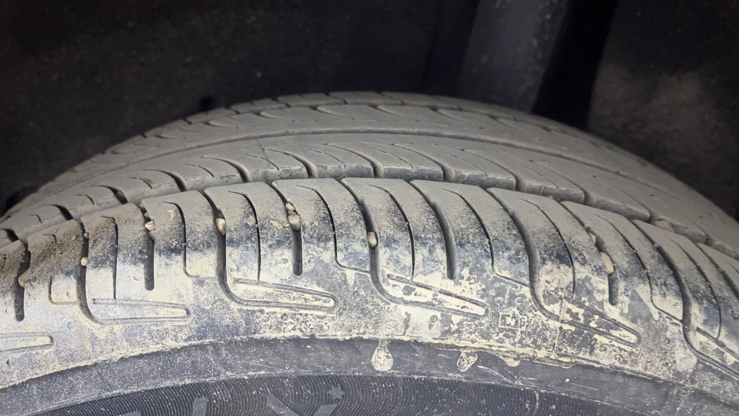 Used 2017 Maruti Suzuki Baleno Delta 1.2 Petrol Manual tyres LEFT REAR TYRE TREAD VIEW