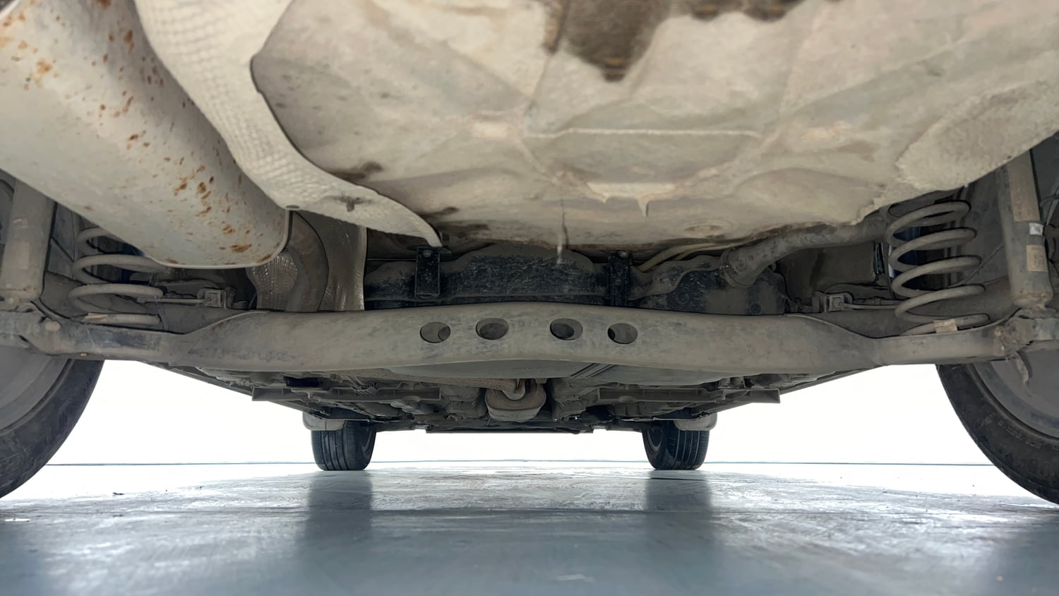 Used 2022 Skoda Slavia Style 1.5L TSI MT Petrol Manual extra REAR UNDERBODY VIEW (TAKEN FROM REAR)