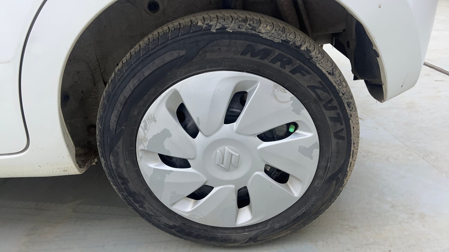 Used 2017 Maruti Suzuki Celerio VXi AMT Petrol Automatic tyres LEFT REAR TYRE RIM VIEW