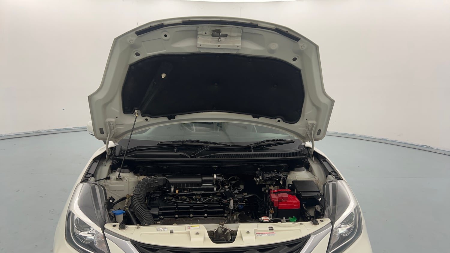 Used 2020 Maruti Suzuki Baleno Delta Petrol Manual engine ENGINE & BONNET OPEN FRONT VIEW