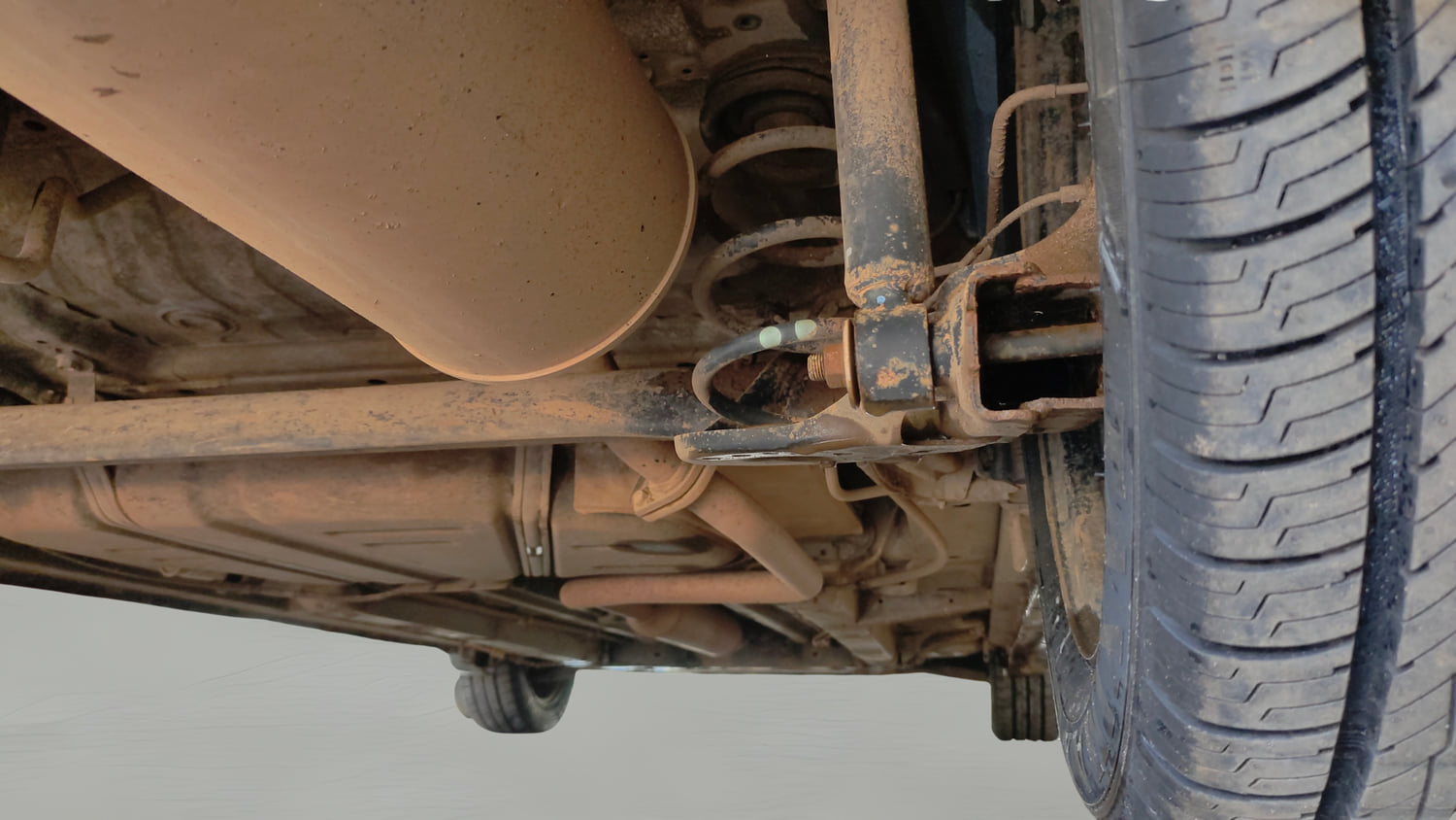 Used 2016 Maruti Suzuki Ertiga VXI Petrol Manual extra REAR RIGHT UNDERBODY VIEW