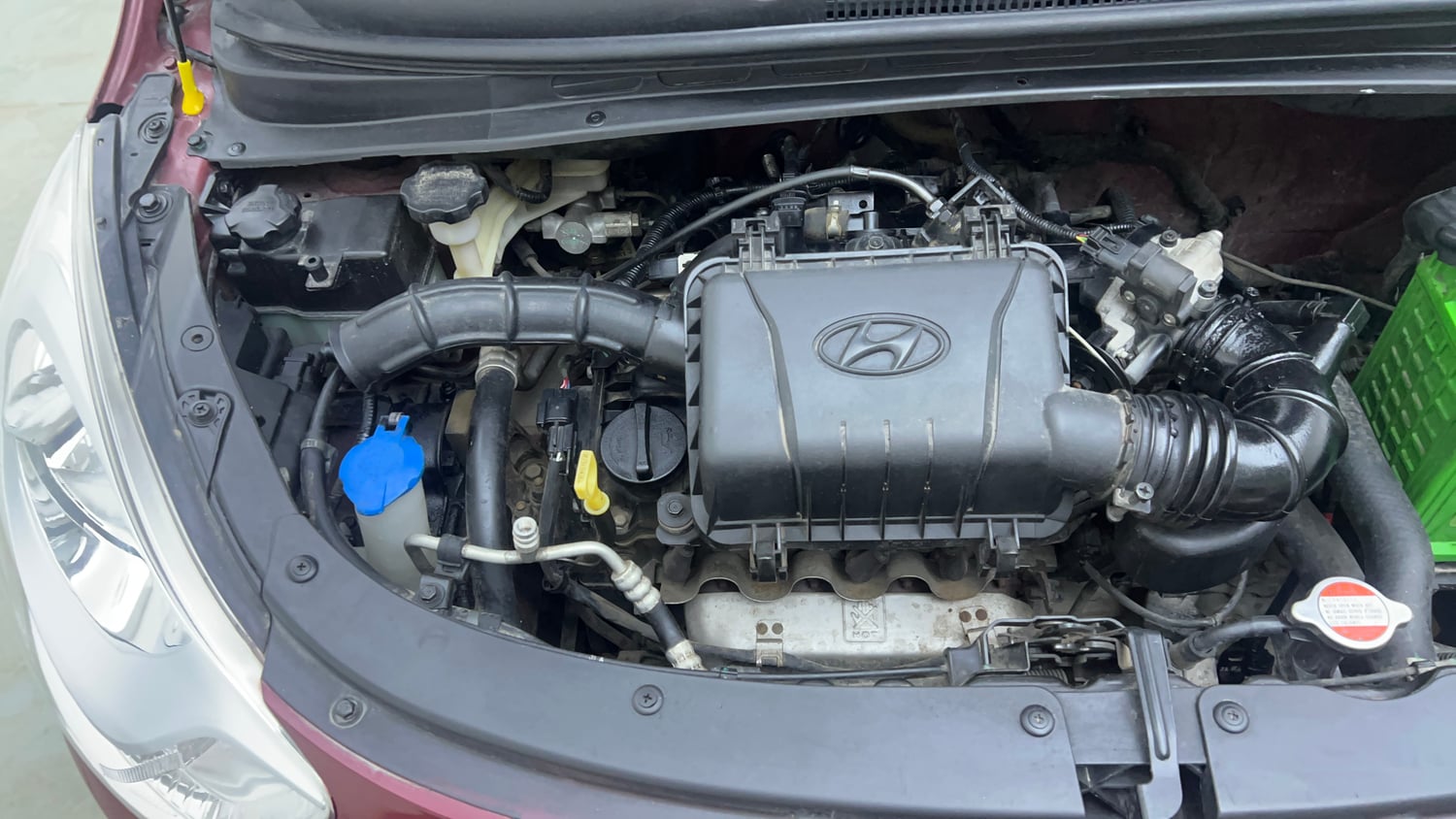 Used 2015 Hyundai i10 Sportz 1.1 iRDE2 Petrol Manual engine ENGINE RIGHT SIDE VIEW