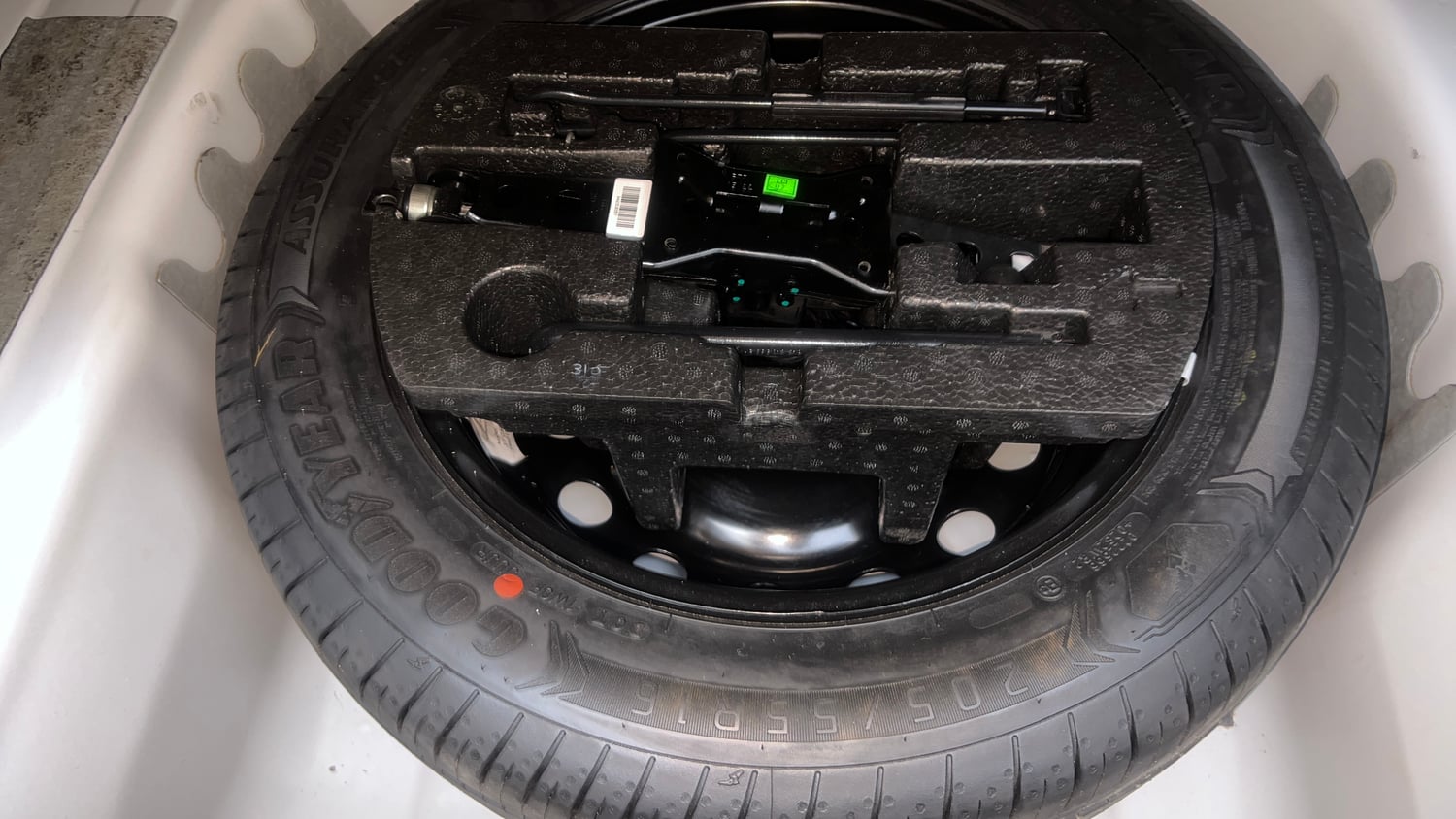 Used 2023 Skoda Slavia Style 1.0L TSI MT Petrol Manual tyres SPARE TYRE VIEW