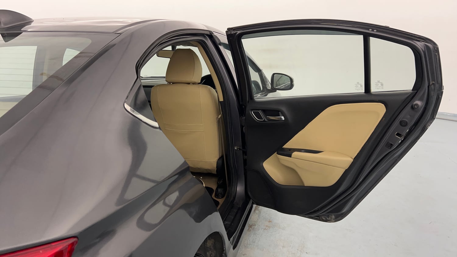 Used 2017 Honda City V CVT Petrol Petrol Automatic interior RIGHT REAR DOOR OPEN VIEW