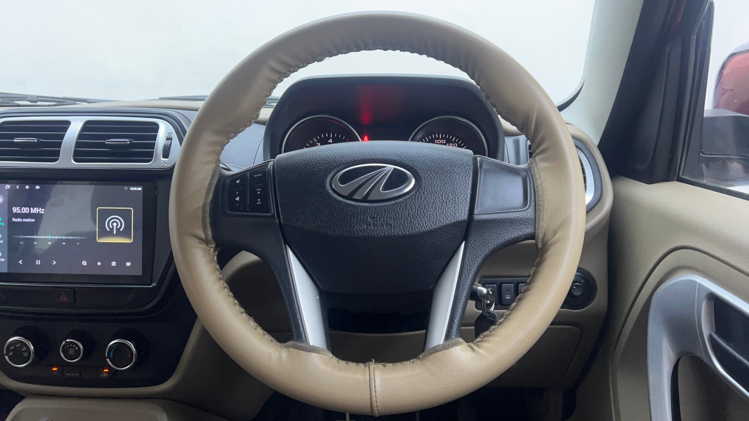 Used 2017 Mahindra TUV300 T8 mHAWK100 Diesel Manual interior STEERING VIEW