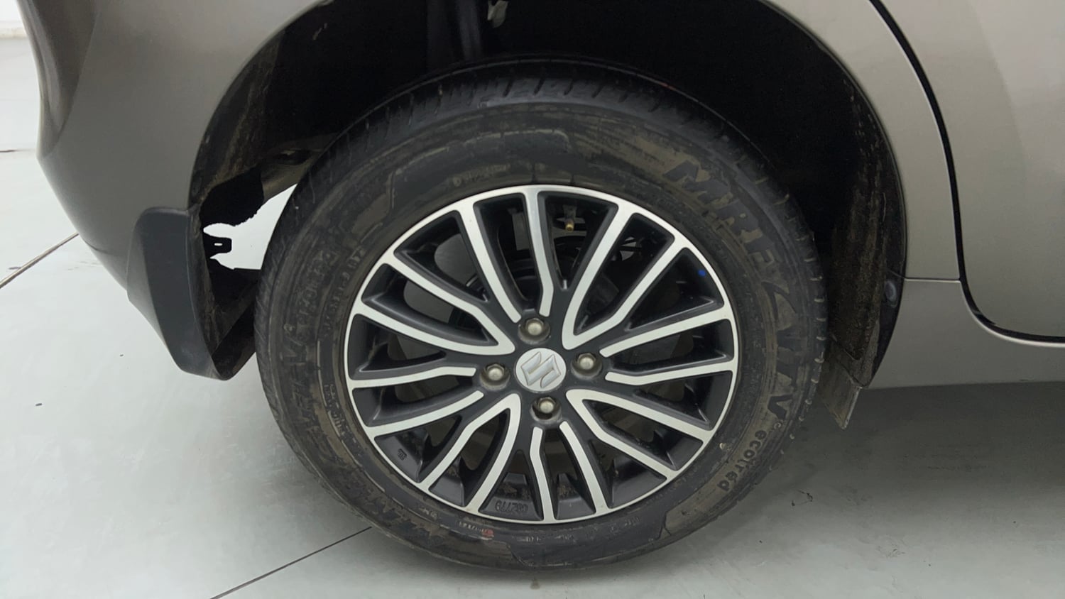 Used 2020 Maruti Suzuki Baleno Delta Petrol Manual tyres RIGHT REAR TYRE RIM VIEW